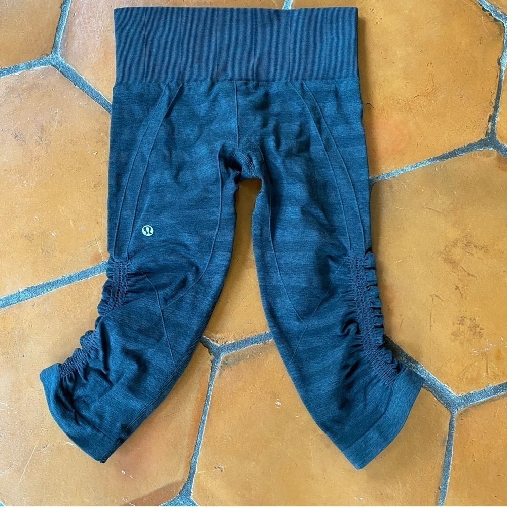 Lululemon in the flow cropped black striped leggings size 4